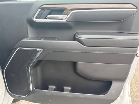 Used 2025 Chevrolet Silverado 1500 LT image 13