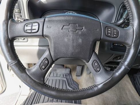 Used 2005 Chevrolet Silverado 2500 LS w/ Snow Plow Prep Package AWD/4WD image 18