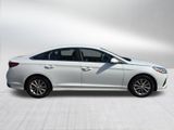 Used 2019 Hyundai Sonata SE image 2