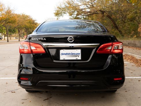 Used 2019 Nissan Sentra S image 8