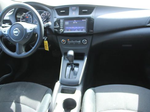 Used 2019 Nissan Sentra S image 16
