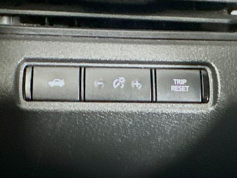 Used 2023 Nissan Altima 2.5 SV image 16