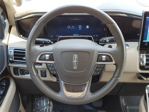 Used 2024 Lincoln Navigator Premiere image 36
