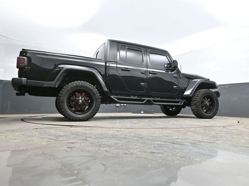 Used 2021 Jeep Gladiator Willys image 39