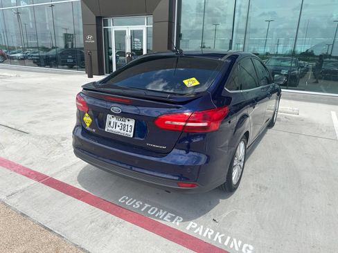 Used 2017 Ford Focus Titanium FWD image 7