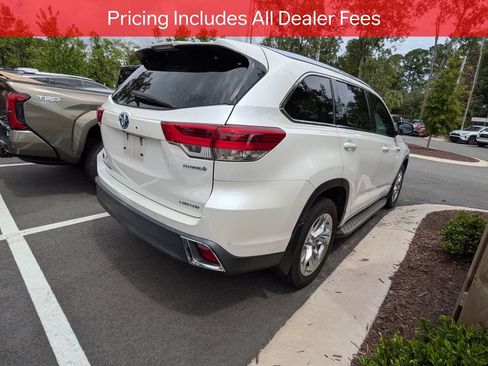 Used 2019 Toyota Highlander Limited AWD/4WD image 7