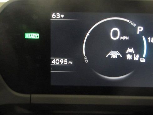 Used 2025 Subaru Solterra Premium image 2