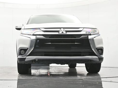 Used 2018 Mitsubishi Outlander SE FWD image 37
