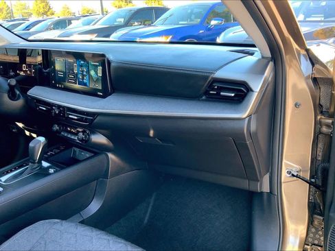 Used 2026 Nissan Kicks SV image 18