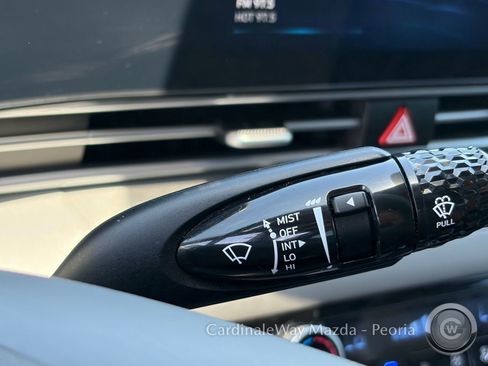 Used 2023 Hyundai Elantra SEL w/ Convenience Package FWD image 18