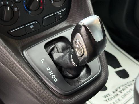 Used 2018 Ford Transit Connect XL image 22