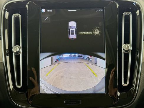 New 2026 Volvo XC40 B5 Core AWD/4WD image 13