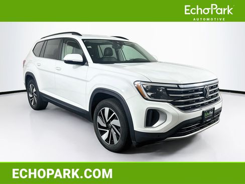 Used 2025 Volkswagen Atlas SE AWD/4WD image 1