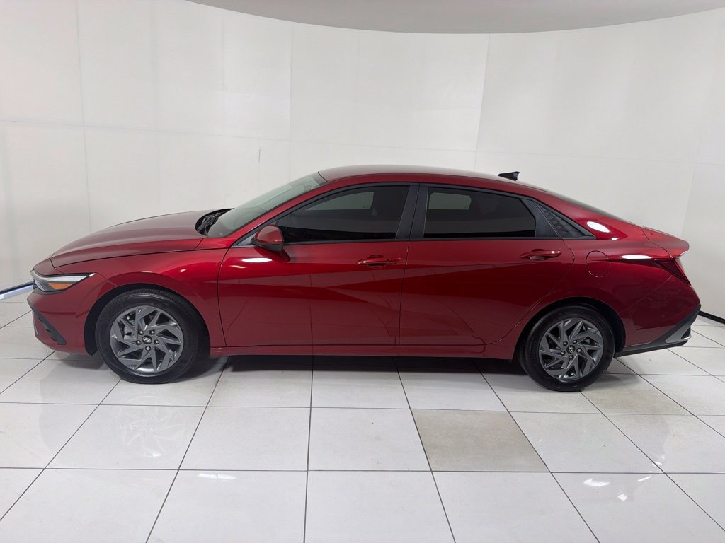 Certified 2025 Hyundai Elantra Hybrid FWD image 8