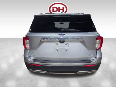 Used 2023 Ford Explorer XLT w/ Equipment Group 202A AWD/4WD image 12