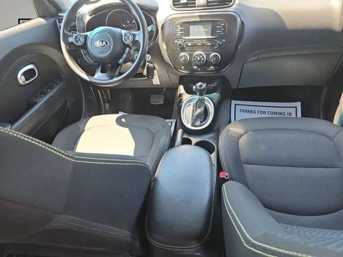 Used 2016 Kia Soul + FWD image 14