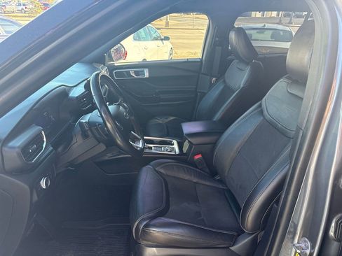 Used 2022 Ford Explorer ST w/ ST Street Pack image 15