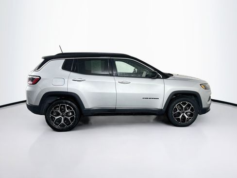 Used 2025 Jeep Compass Limited AWD/4WD image 10