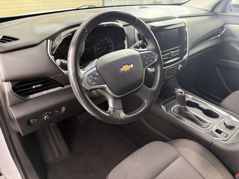 Used 2020 Chevrolet Traverse LT FWD image 4