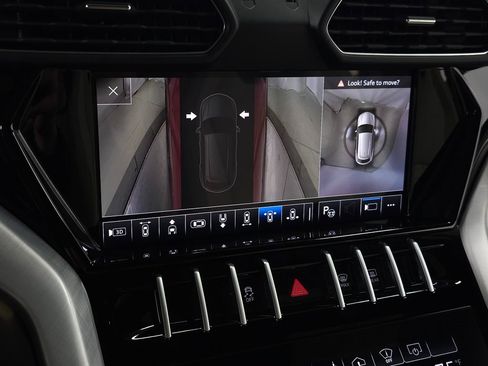 Used 2021 Lamborghini Urus image 37