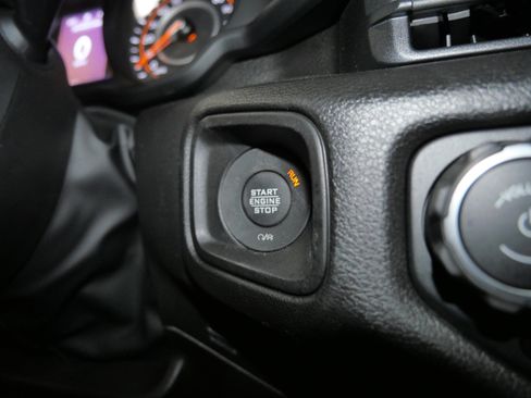 Used 2025 Jeep Gladiator Sport image 30