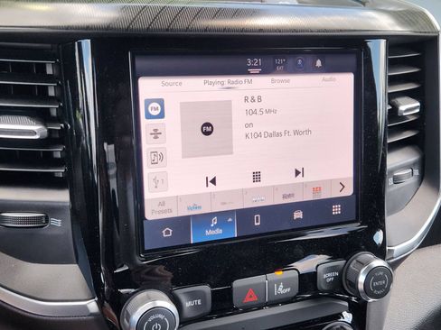 New 2026 RAM 1500 Express AWD/4WD image 16
