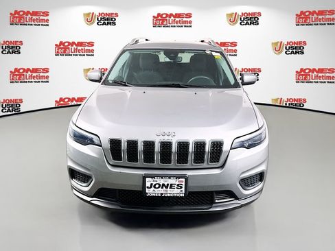 Used 2021 Jeep Cherokee Latitude w/ Mopar Interior Package FWD image 11