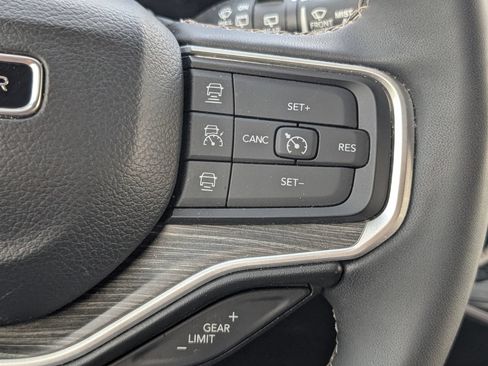 Used 2024 Jeep Wagoneer Series II AWD/4WD image 14