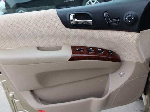 Used 2007 Hyundai Entourage GLS FWD image 18