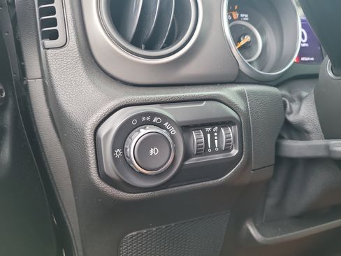 Used 2022 Jeep Wrangler Unlimited Sport AWD/4WD image 30