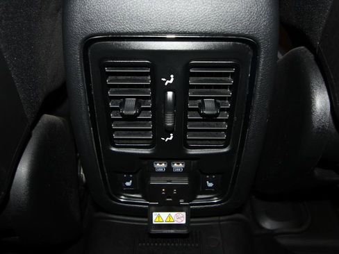 Used 2020 Jeep Grand Cherokee Overland image 32