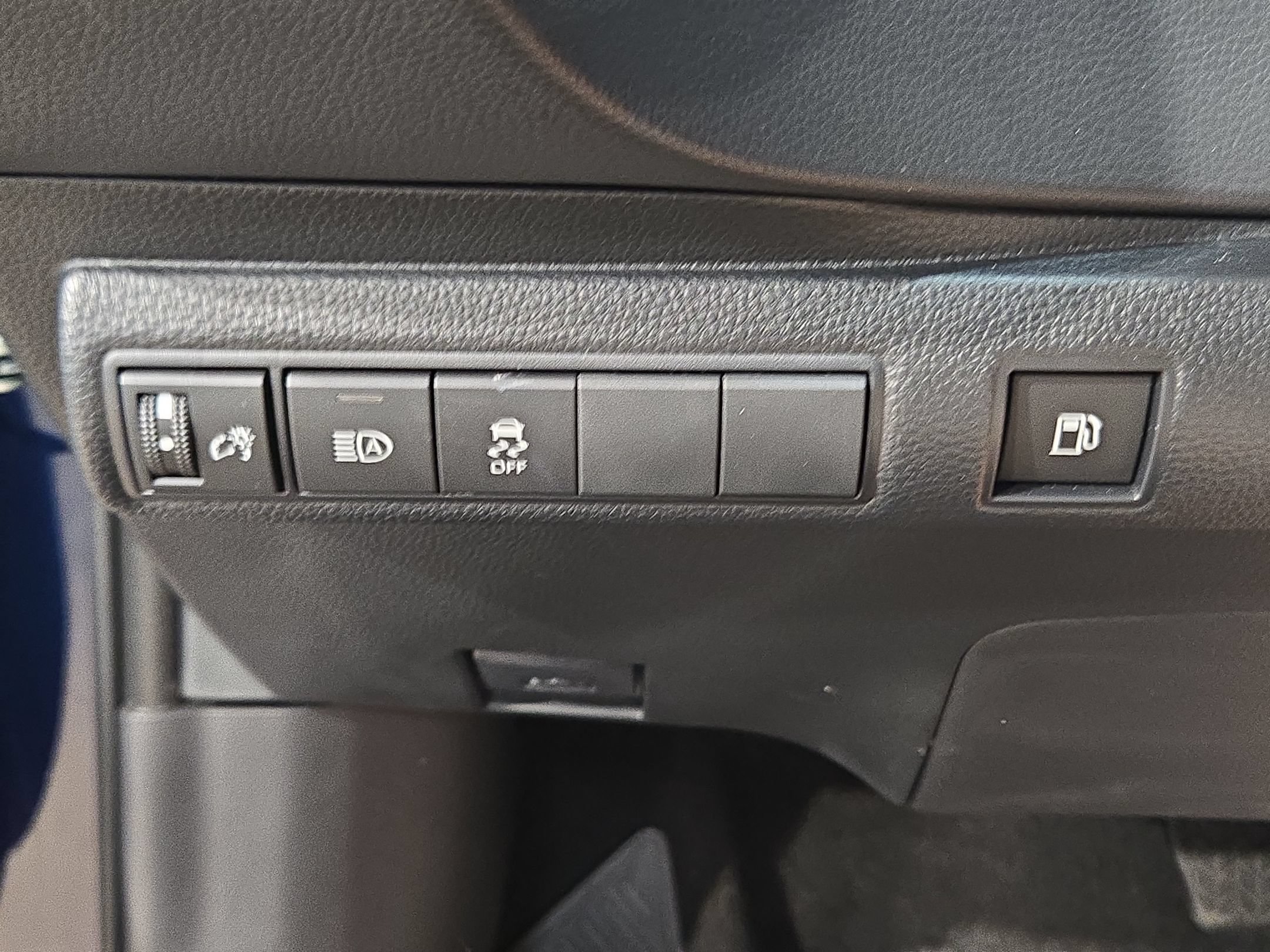 Certified 2026 Toyota Corolla SE FWD image 25