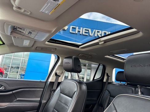 Used 2023 GMC Acadia Denali w/ Denali Ultimate Package image 13