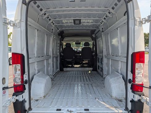 Used 2025 RAM ProMaster 3500 w/ Convenience Group FWD image 9