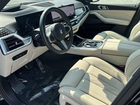 Used 2025 BMW X5 xDrive40i w/ M Sport Package AWD/4WD image 2