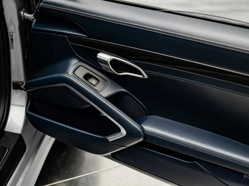 Used 2015 Porsche 911 Turbo S image 78