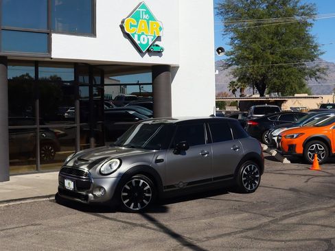 Used 2017 MINI Cooper S image 3