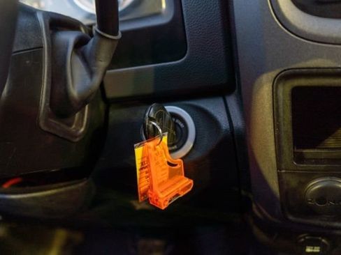 Used 2017 RAM 3500 Tradesman w/ Chrome Appearance Group image 26