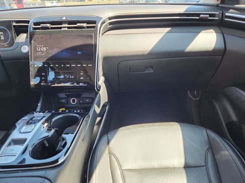 Used 2022 Hyundai Tucson Limited w/ Winter Package image 11