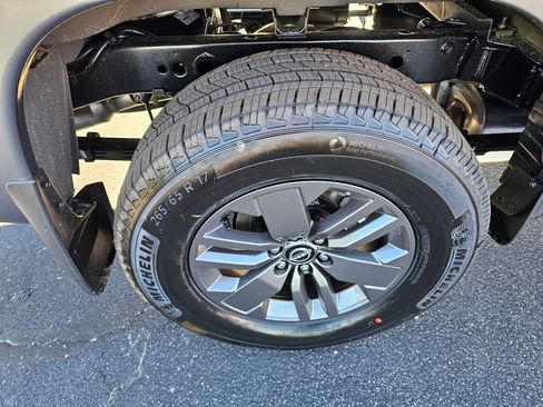 New 2026 Nissan Frontier SV w/ SV Convenience Package image 9