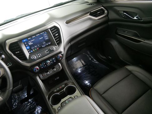 Used 2023 GMC Acadia AT4 w/ Technology Package AWD/4WD image 11