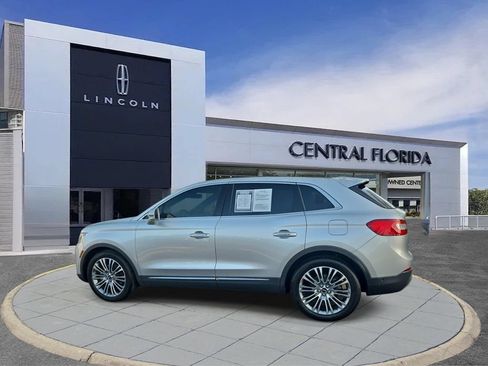 Used 2016 Lincoln MKX Reserve w/ Luxury Package FWD image 8