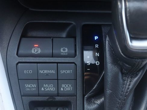 Used 2019 Toyota RAV4 XLE Premium w/ Cold Weather Package AWD/4WD image 29