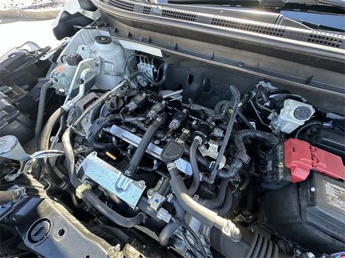 Used 2023 Nissan Kicks SR image 31