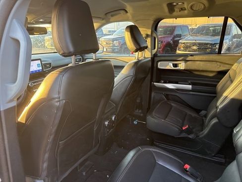 Used 2022 Ford Explorer Limited w/ Equipment Group 301A image 23