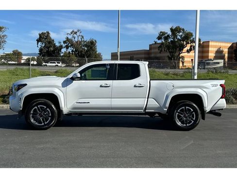 New 2025 Toyota Tacoma TRD Sport image 6