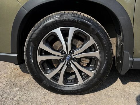 Used 2023 Subaru Forester Limited image 27