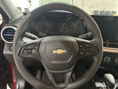 Used 2024 Chevrolet Trax LS image 11