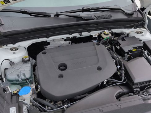 New 2026 Volvo XC40 B5 Ultra w/ Climate Package image 28