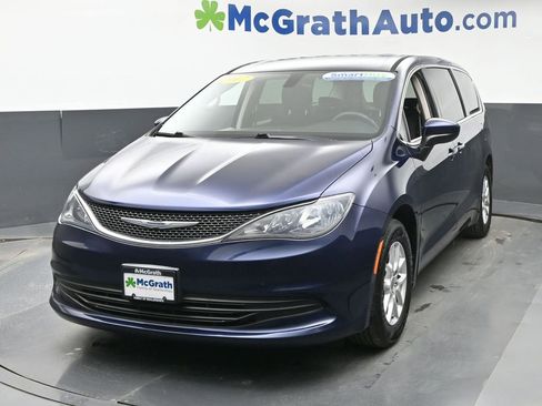Used 2017 Chrysler Pacifica Touring image 17